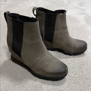 Sorel Women's Taupe Ankle Boots